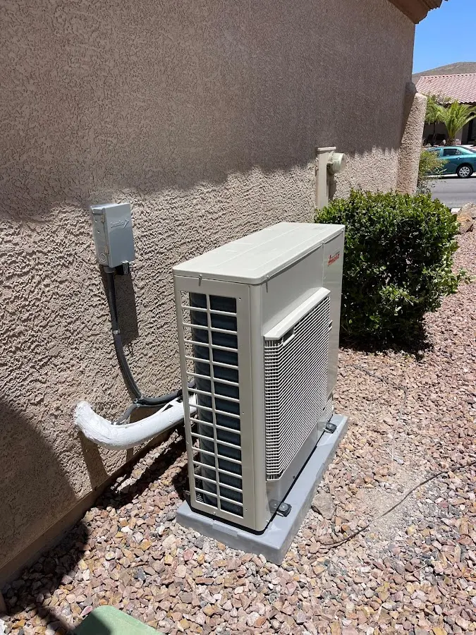 Residential air conditioning condenser unit in Mascoutah